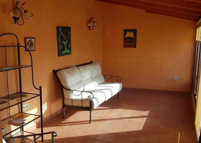 Konukevi Los Quinones Fuentes Calientes